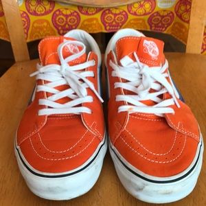 🐺Orange and blue leather Vans in great condition.🐺